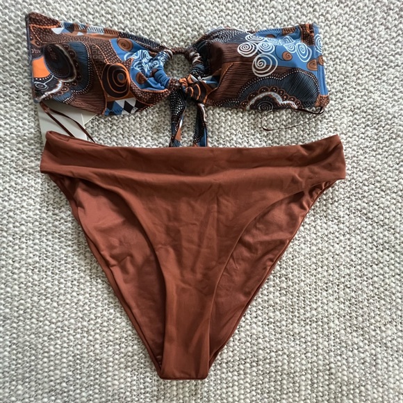 Two piece swimsuit - Picture 2 of 4